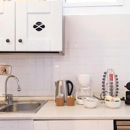 2 Apartments Next To A Market And Piazza Santa Croce - Homeunity-2